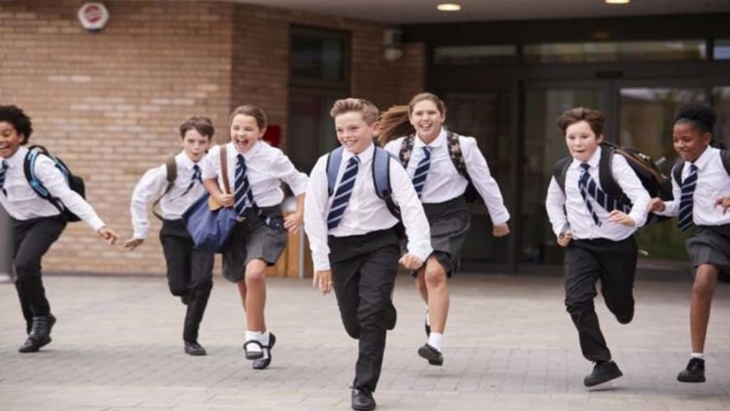 Éducation Uniforme Débat