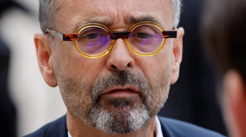 Ménard et la justice : Le maire de Béziers jugé pour entrave à la loi après avoir empêché un mariage. Quels sont les enjeux ?