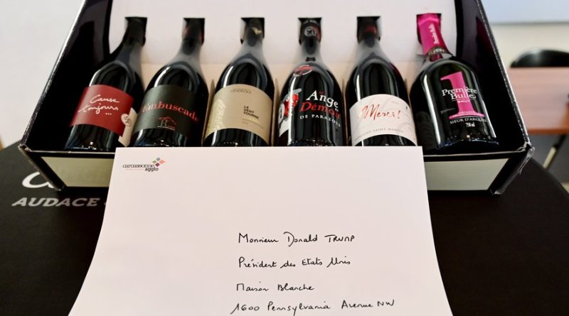 Un élu envoie du vin français à Donald Trump pour annuler les droits de douane : récit d’un geste audacieux et symbolique.