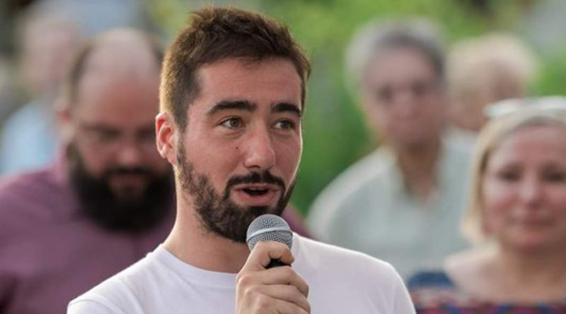 Addiction, transparence, et responsabilité politique : analyse complète de l’affaire Andy Kerbrat, ce député LFI en pleine tourmente.
