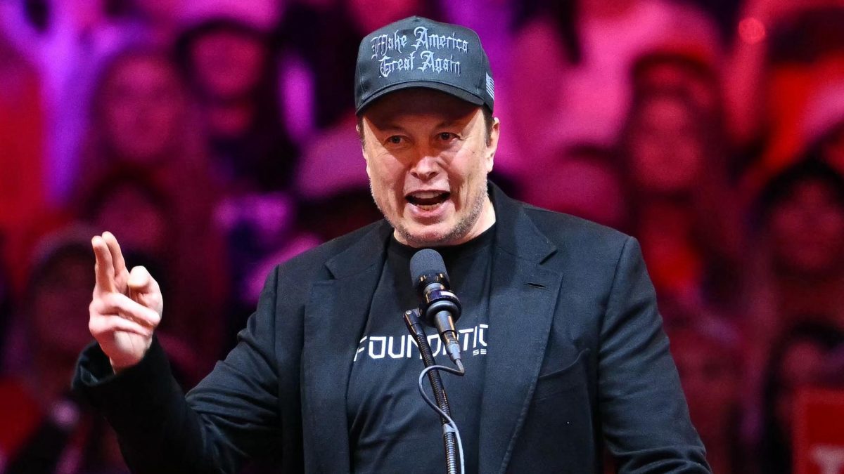 Scandale sur X : Elon Musk partage une publication sur Hitler, Staline et Mao, provoquant un tollé international.