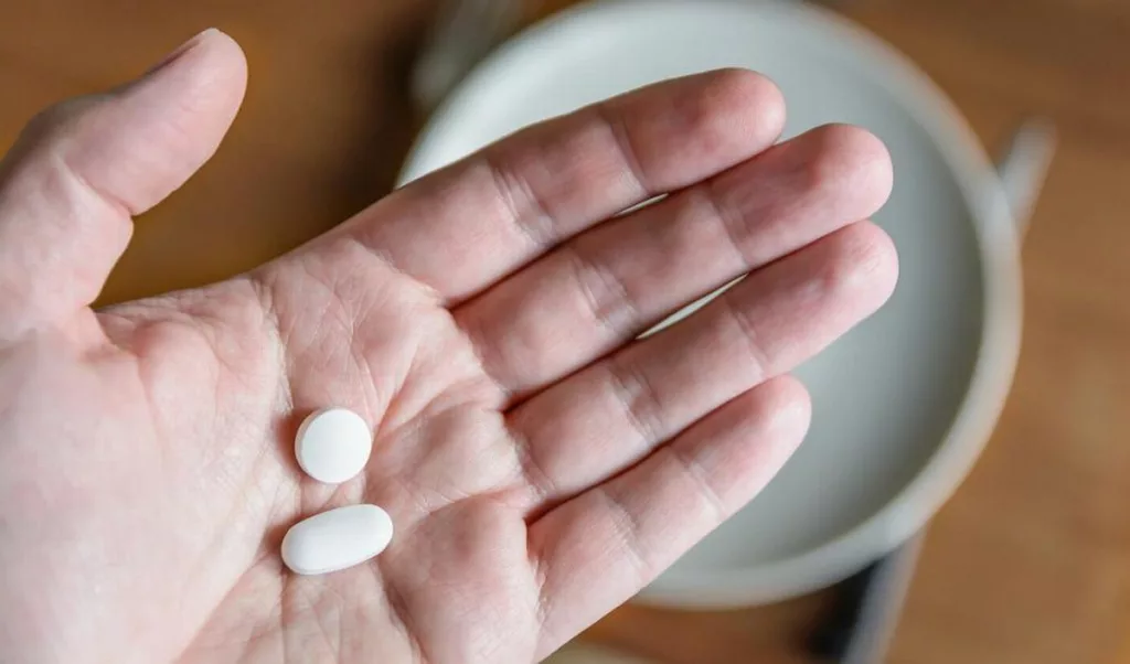Ibuprofène ou Doliprane : lequel choisir pour soulager efficacement la douleur et la fièvre ? Découvrez nos conseils pratiques.
