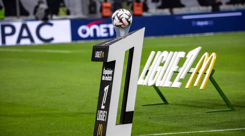 Entre respect des croyances et règles de laïcité, le match Angers-Monaco crée le débat en étant le premier en Ligue 1 à être interrompu pour la rupture du jeûne du Ramadan.