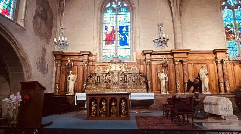 Face au manque de solutions pour les sans-abris, des associations investissent une église à Tours. Quels impacts sur la gestion de la crise migratoire ?