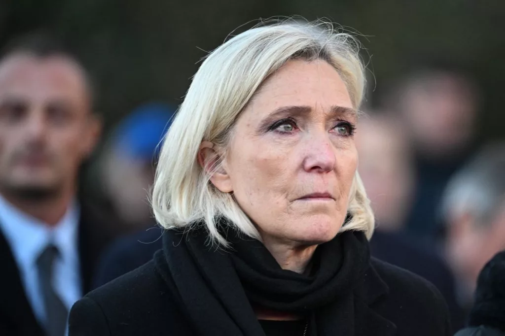 Le feuilleton judiciaire de Marine Le Pen : condamnée mais combattive, elle refuse de céder sa place et fait appel. Détail complet sur MyJournal.fr.
