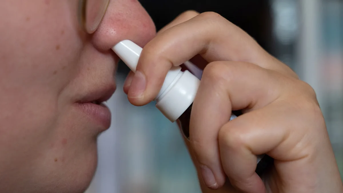 Vaporisateur nasal médical contre la dépression résistante en cours d’administration