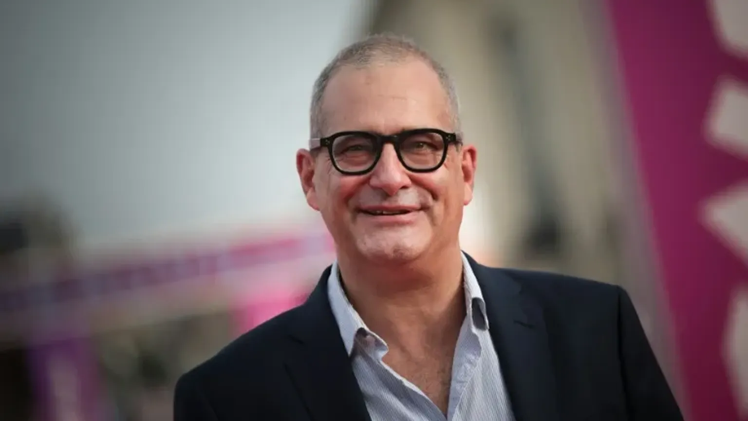 Affaire Laurent Vallet : cocaïne, arrestation et suspension — l’INA plongé dans un scandale inédit.