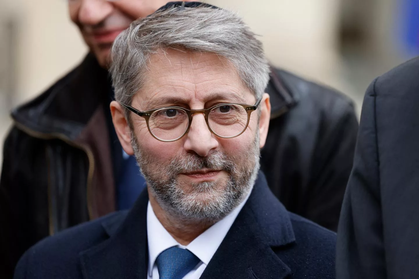 Valeurs Actuelles relaie la mise en garde de Haïm Korsia : des partis exploiteraient l’antisémitisme pour engranger des voix. Une dénonciation grave.