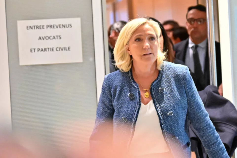 Le Conseil constitutionnel, la QPC et la loi électorale : plongée dans les arguments invoqués par Marine Le Pen pour contourner son inéligibilité.