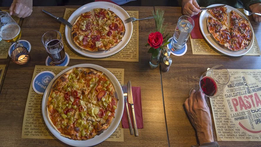 Resto-basket en Italie : deux Françaises piégées par Facebook après avoir quitté une pizzeria sans régler leur consommation.