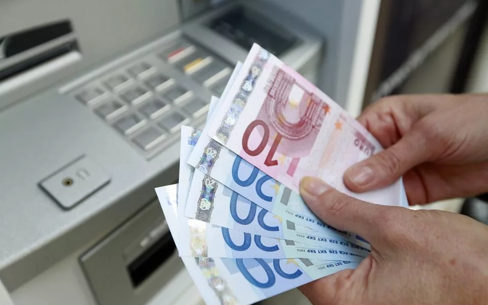 Banques : les nouvelles règles sur les découverts qui menacent votre budget