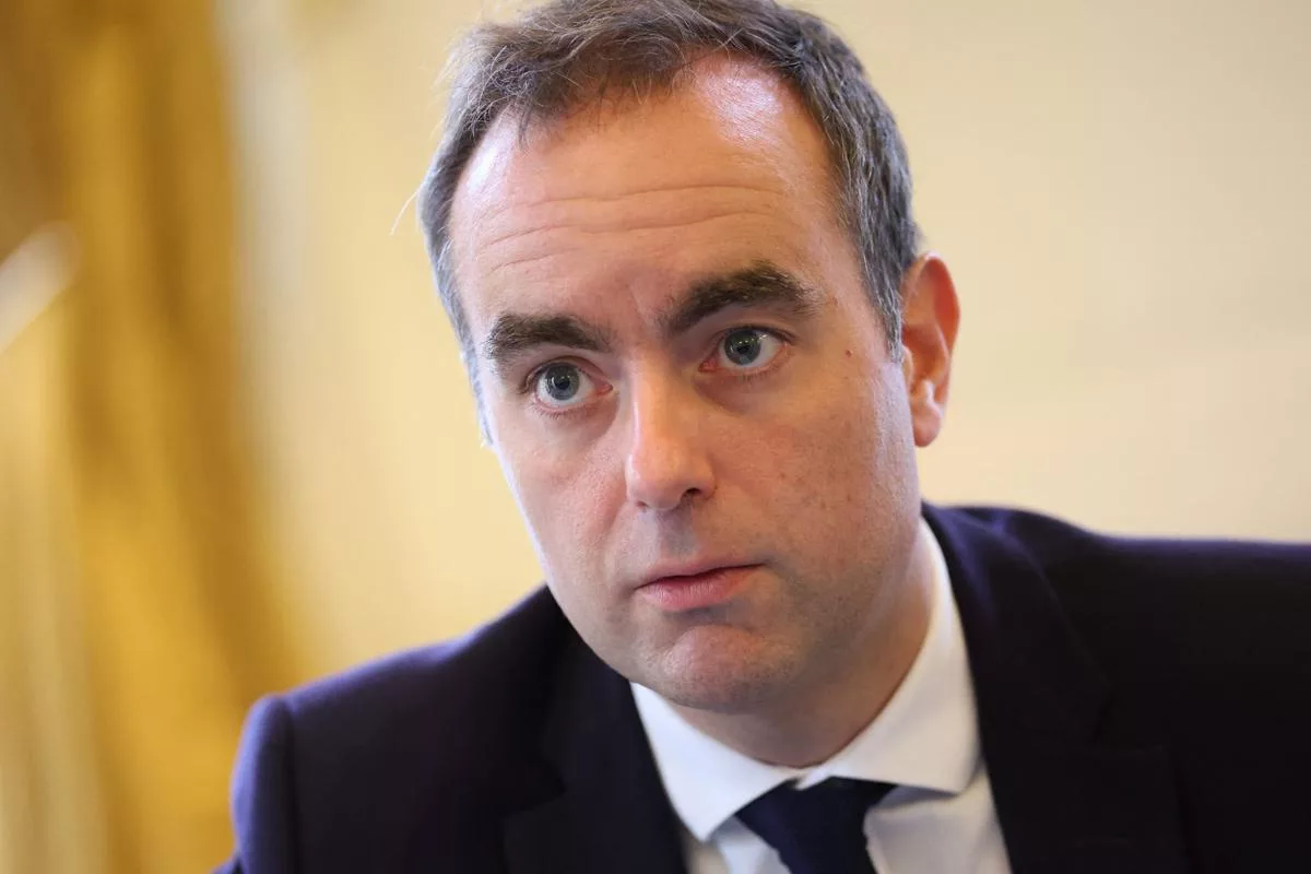 Sébastien Lecornu : voici le vrai montant de son salaire de Premier ministre