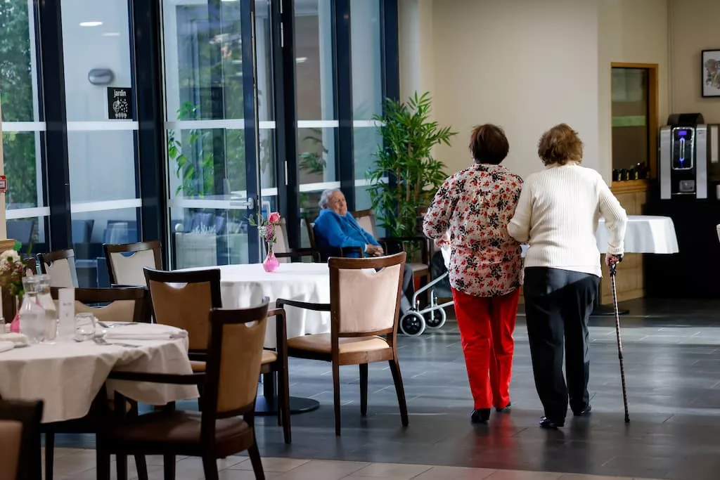 Quand l’EHPAD devient bar : le concept innovant du Haut-Rhin