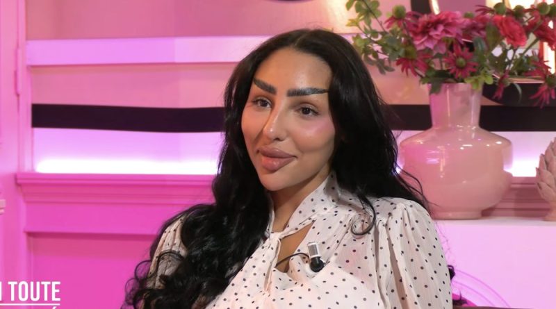 Basmala témoignant dans l’émission de Sam Zirah après avoir affirmé que ses sourcils lui avaient coûté son emploi dans le luxe à Dubaï.