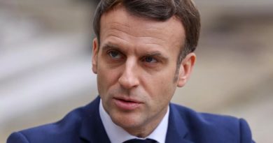 Emmanuel Macron et sa famille : ses parents Jean-Michel Macron et Françoise Noguès, son frère Laurent, sa sœur Estelle et son demi-frère Gabriel