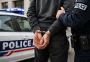 Homme menotté après une interpellation pour trafic de cocaïne à Perpignan
